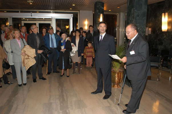 Photo de l\'inauguration de l\'exposition Korczak></td>

        </tr>

        <tr> 

          <td align=