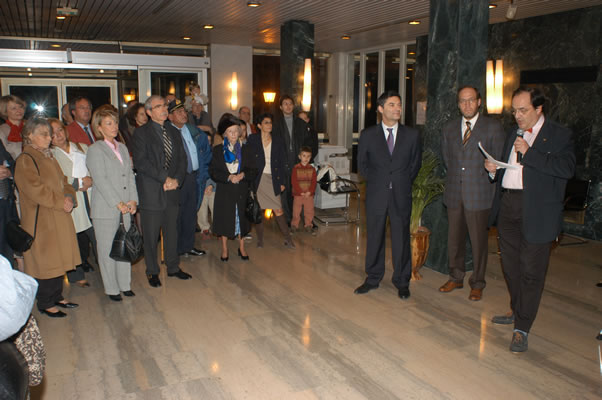 Photo de l\'inauguration de l\'exposition Korczak></td>

        </tr>

        <tr> 

          <td align=