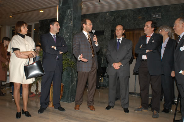 Photo de l'inauguration de l'exposition Korczak></td>

        </tr>

        <tr> 

          <td align=