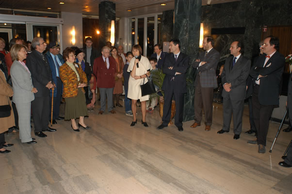 Photo de l'inauguration de l'exposition Korczak></td>

        </tr>

        <tr> 

          <td align=