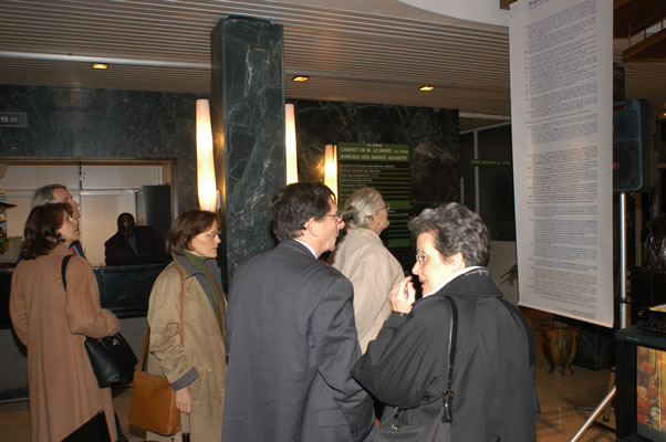 Photo de l'inauguration de l'exposition Korczak></td>

        </tr>

        <tr> 

          <td align=