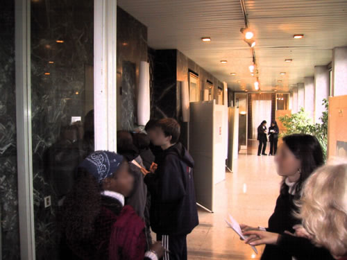 Vues des �l�ves du LEP de Sceaux tr�s int�ress�s