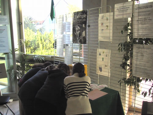 Photo de l'inauguration de l'exposition Korczak></td>

        </tr>

		<tr> 
          <td align=