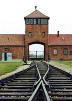 Ic&ocirc;ne de l'UDA, entr&eacute;e du camp de Birkenau