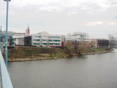 L'universit&eacute; est des deux c&ocirc;t&eacute;s de la fronti&egrave;re ALL-PL